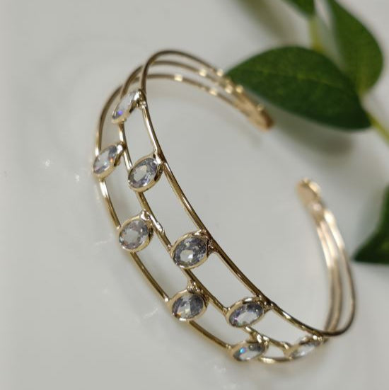 Glossy White Accent Gold-Plated Kadaa – Bold & Beautiful Cuff Bracelet