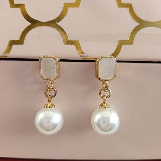 Droplet Pearl Fashion Earring